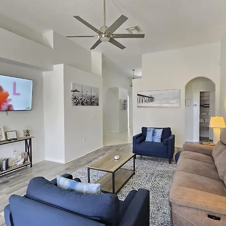 Themed Kid Bedrooms, 17 Miles To Disney And Legoland, Private Pool, Kitchen, Wifi, Washer, Dryer